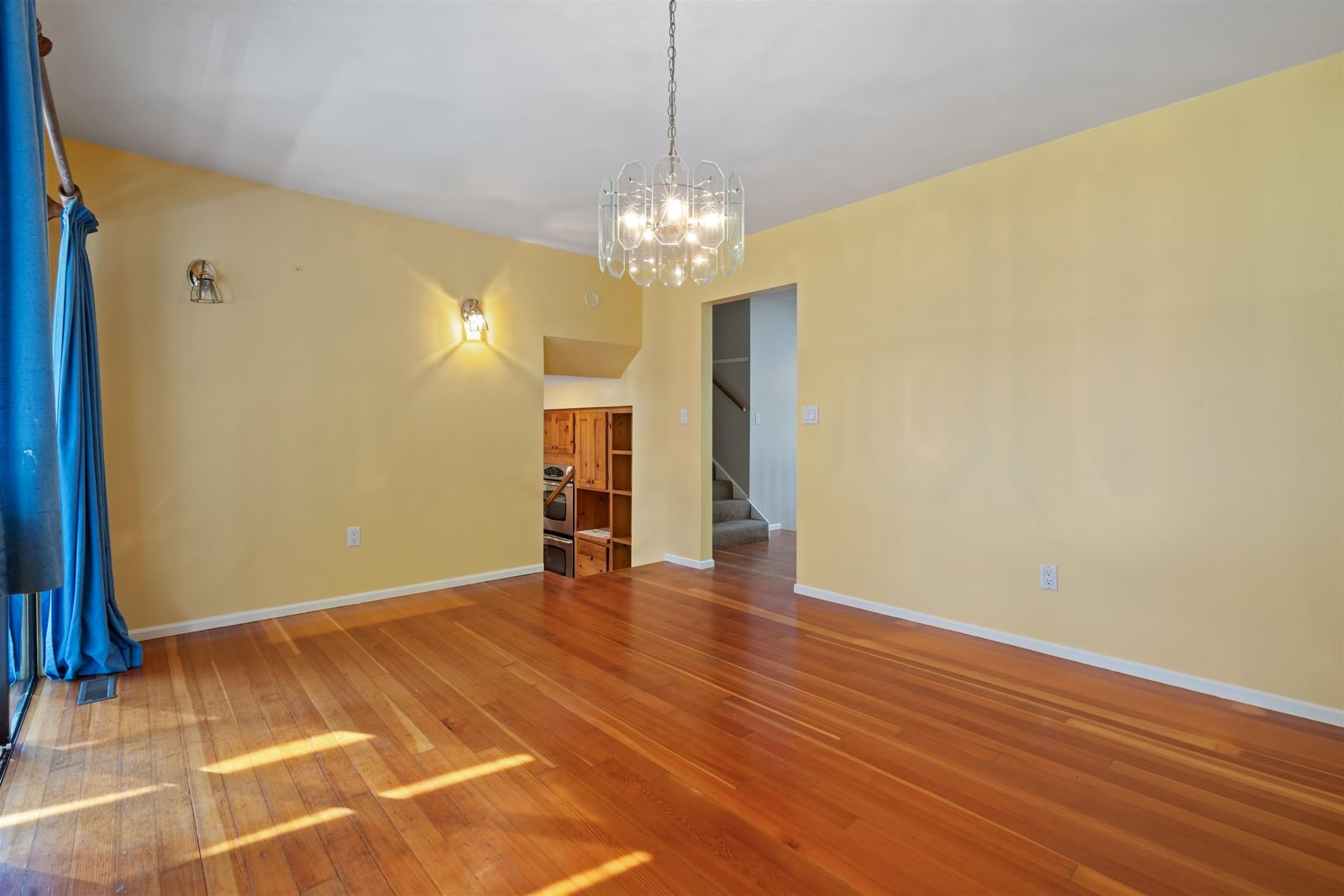 Listing Image 8