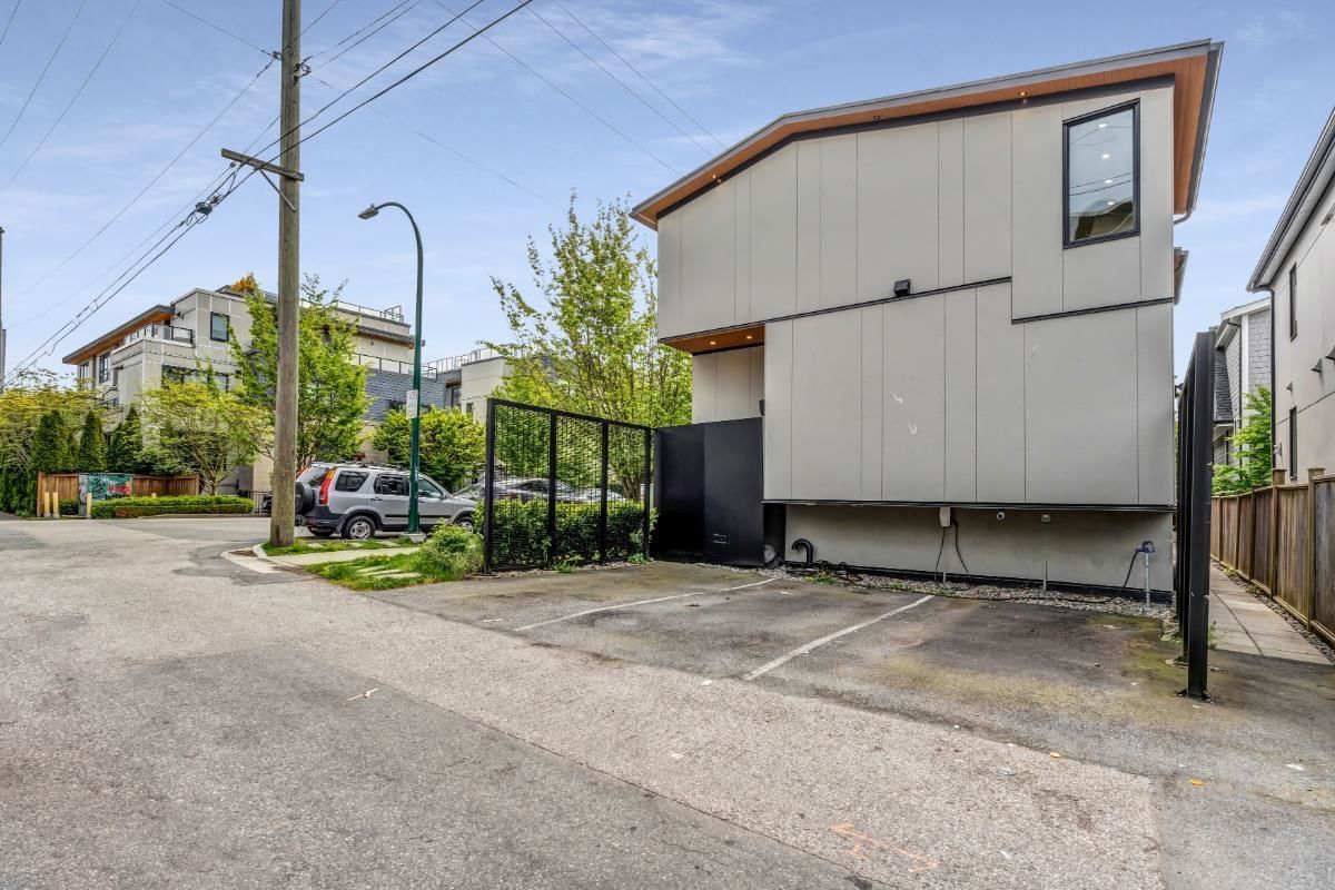 Listing Image 33
