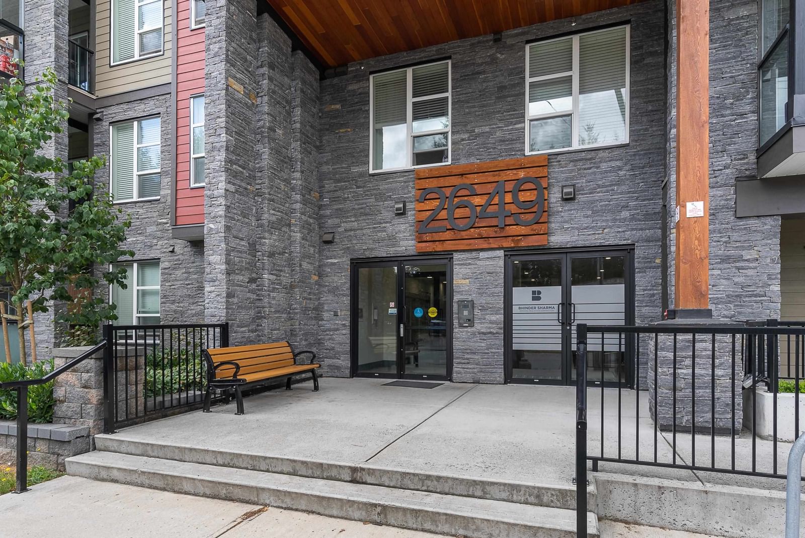 Listing Image 8