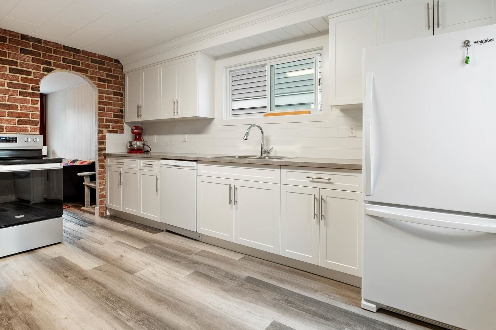 Listing Image 15