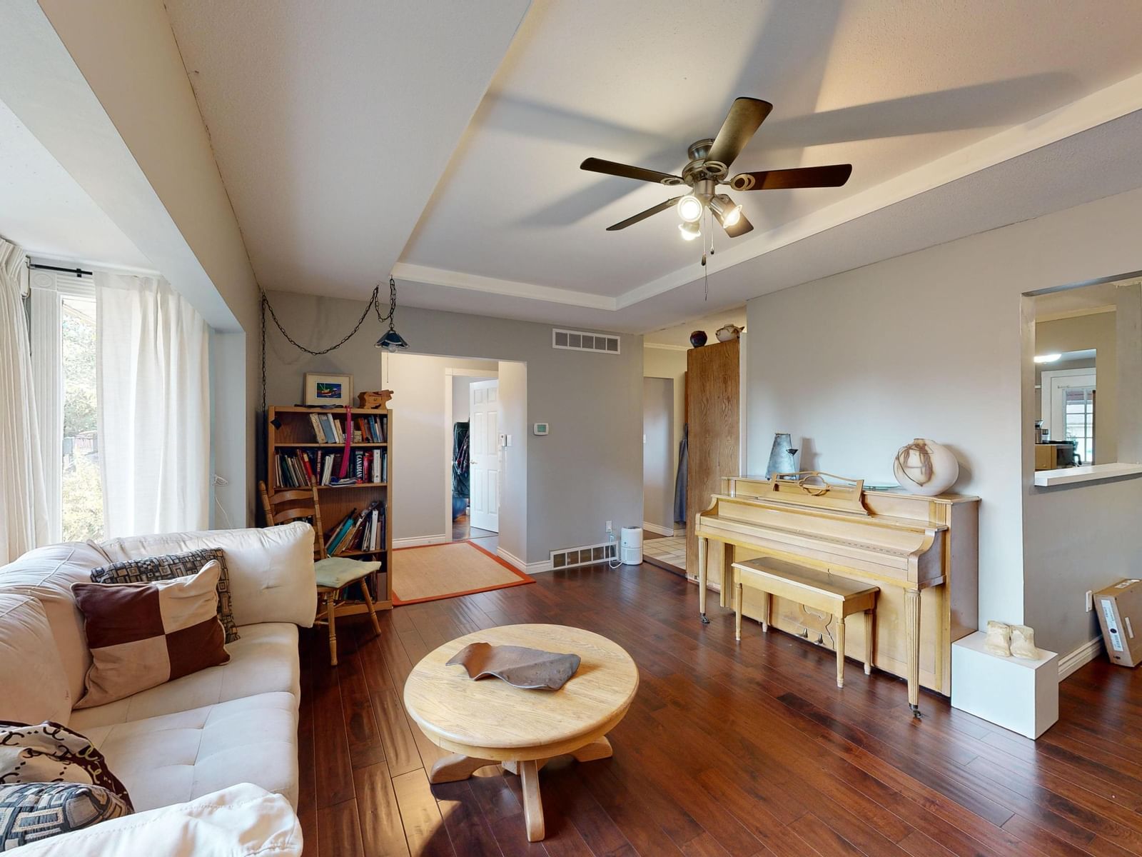 Listing Image 5