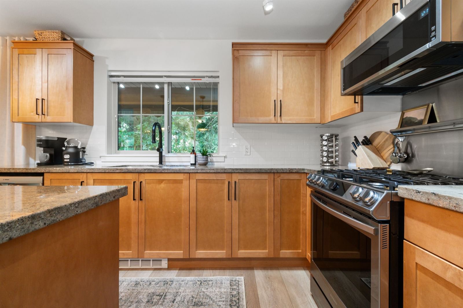 Listing Image 13