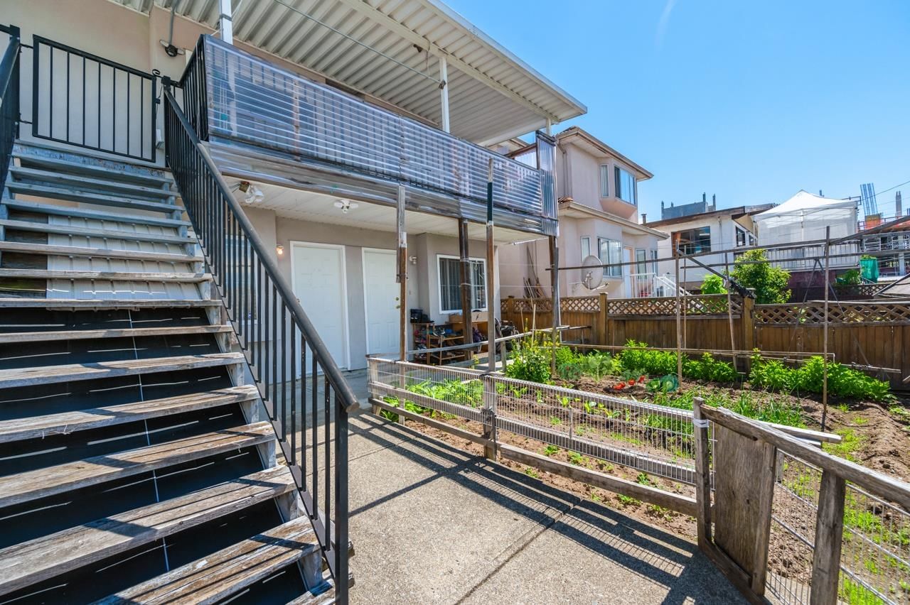 Listing Image 10