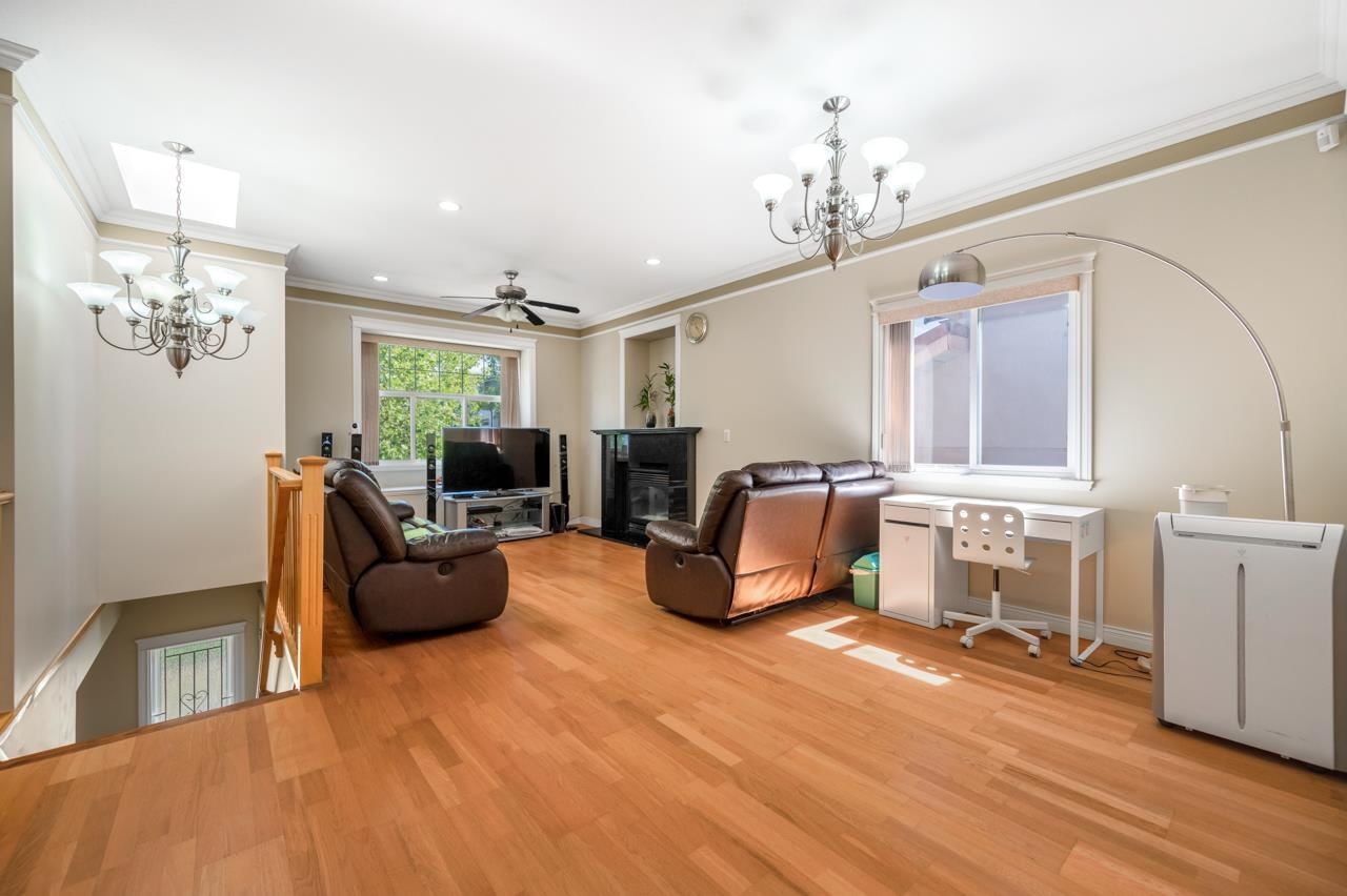 Listing Image 3