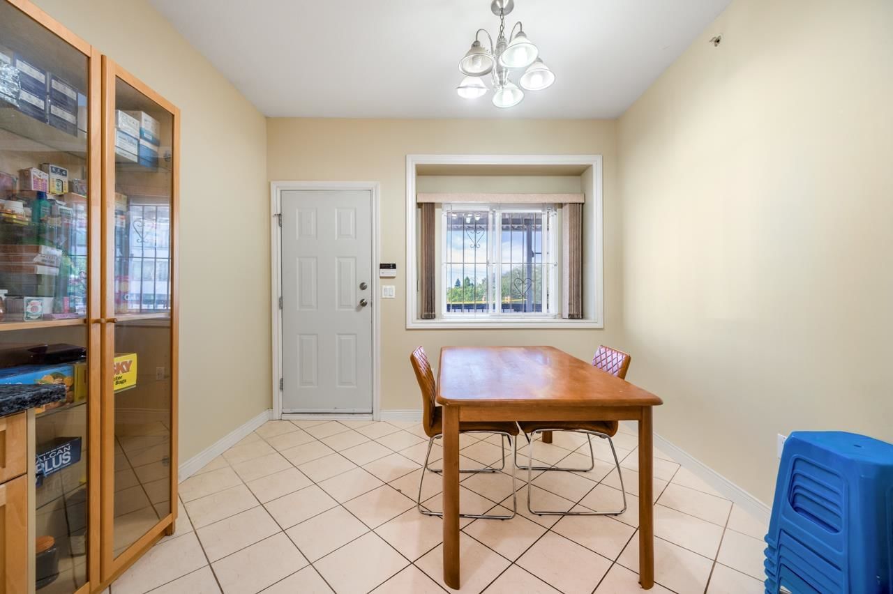 Listing Image 8
