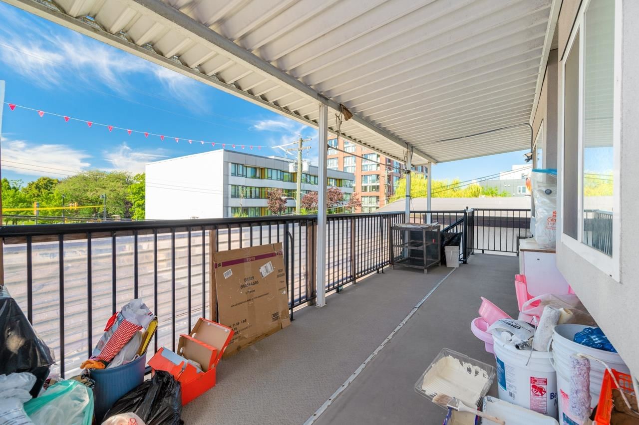 Listing Image 9