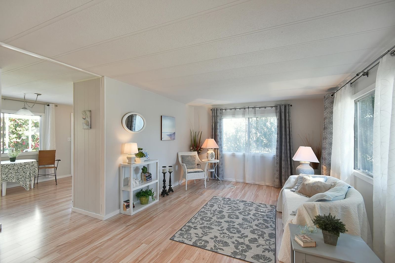 Listing Image 2