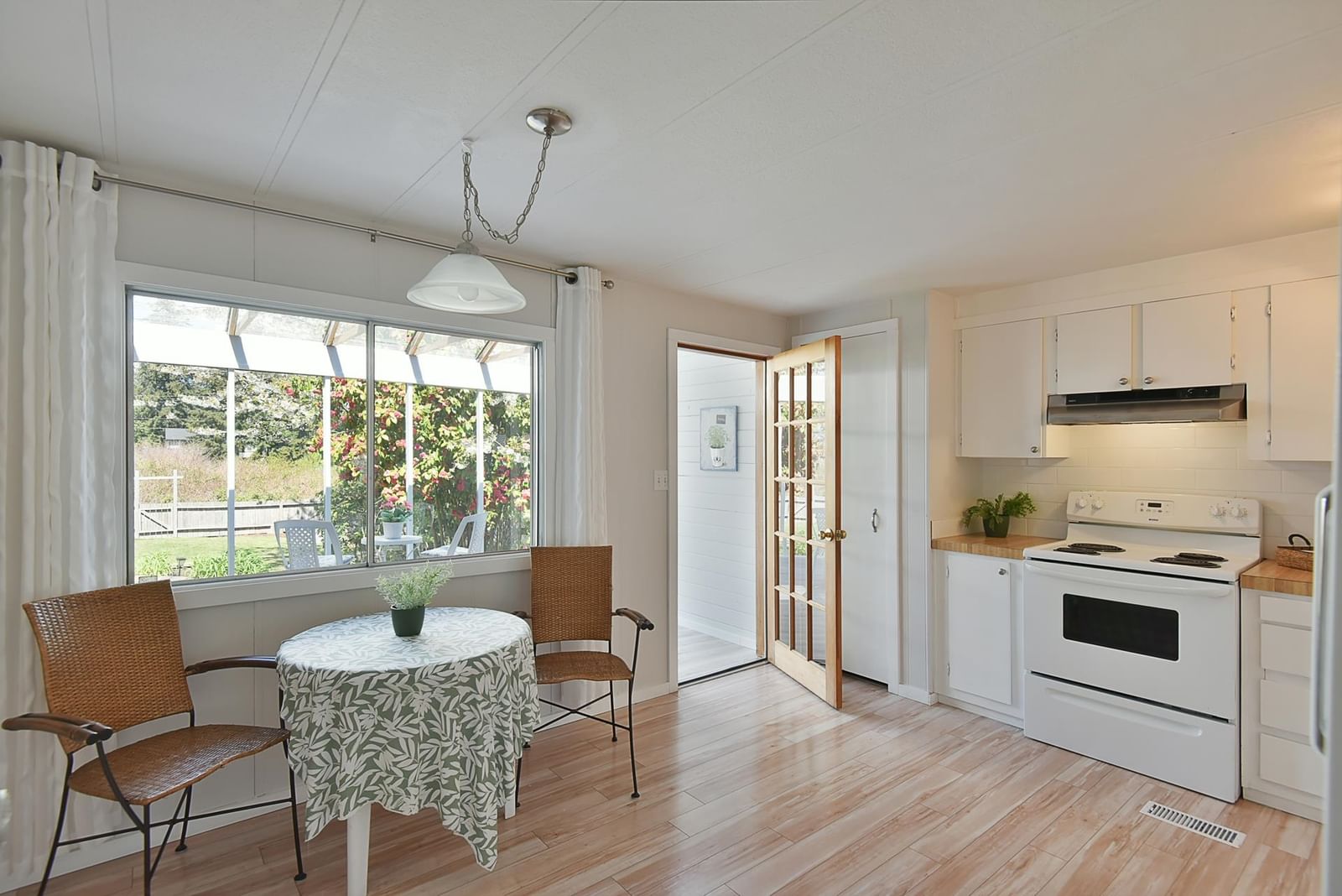 Listing Image 9