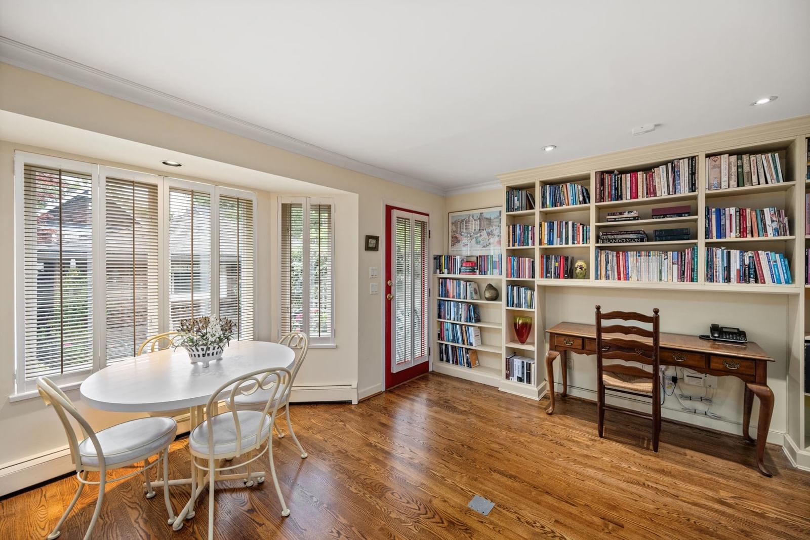 Listing Image 12
