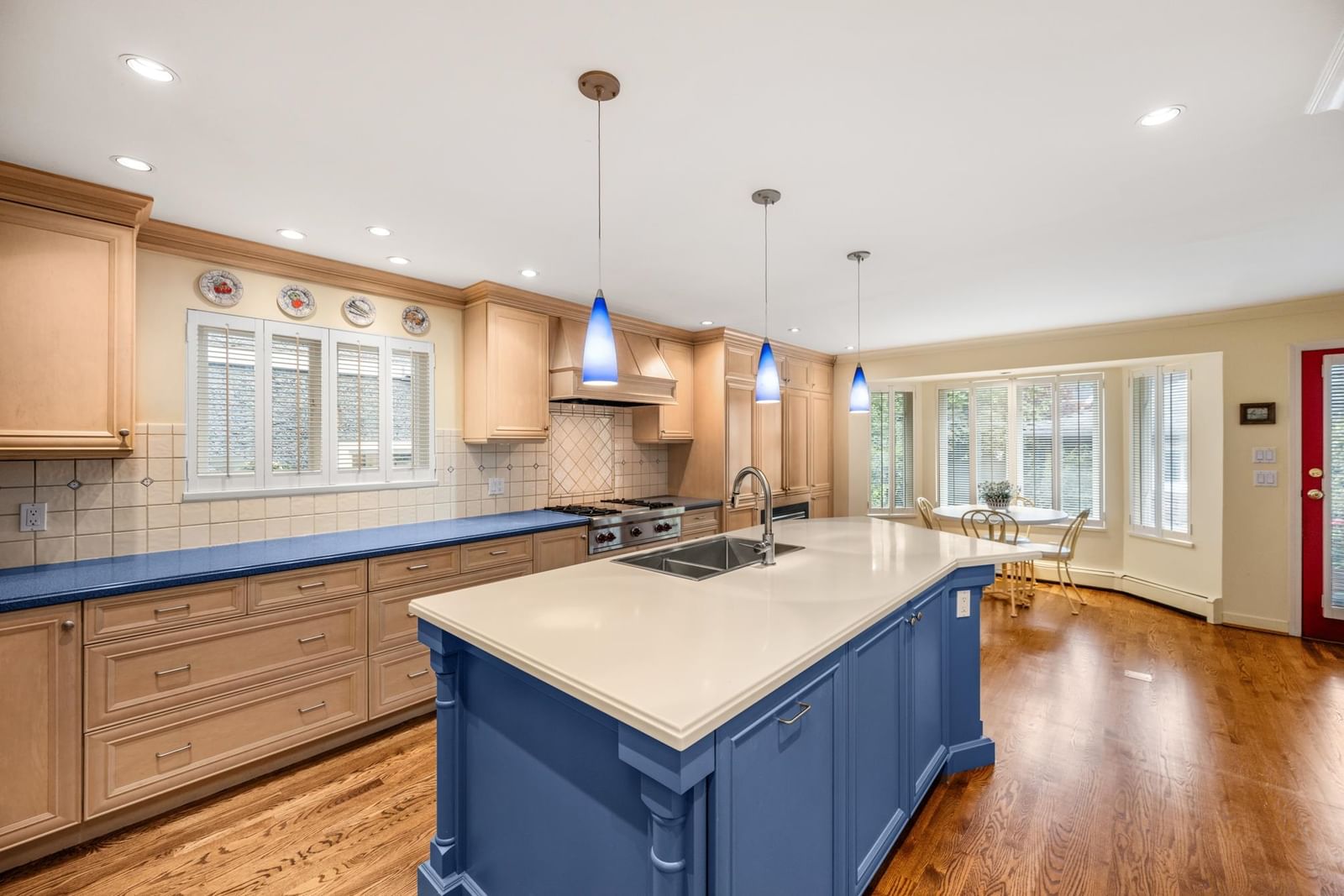 Listing Image 19