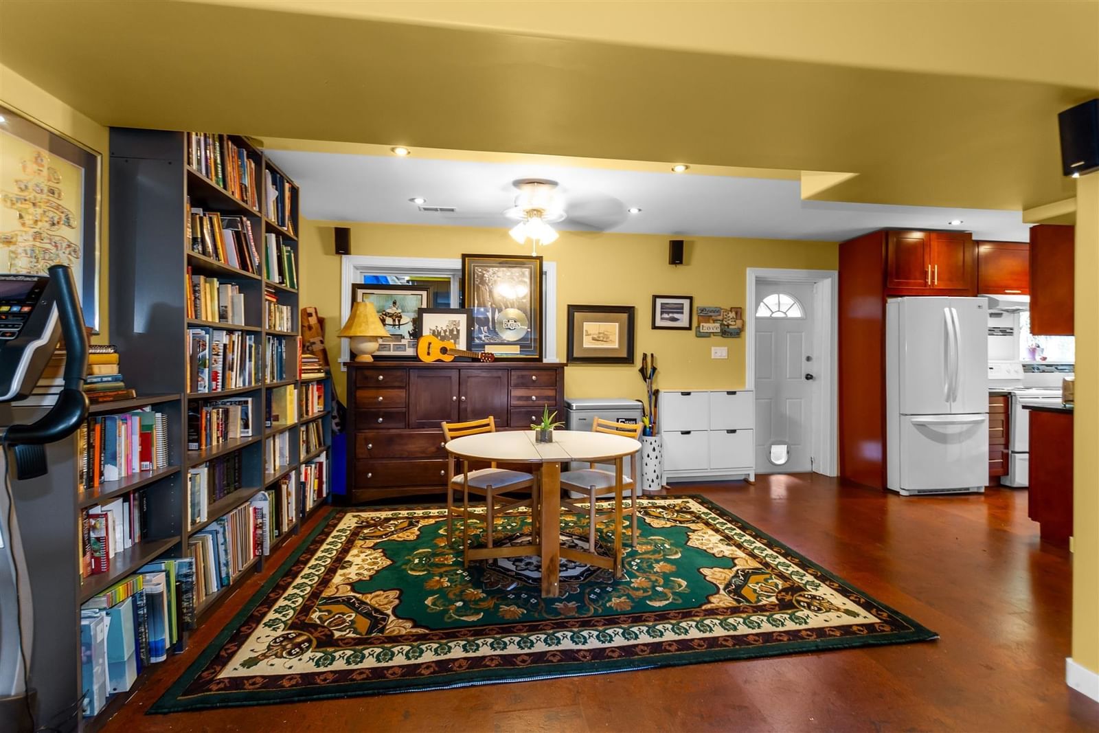 Listing Image 19
