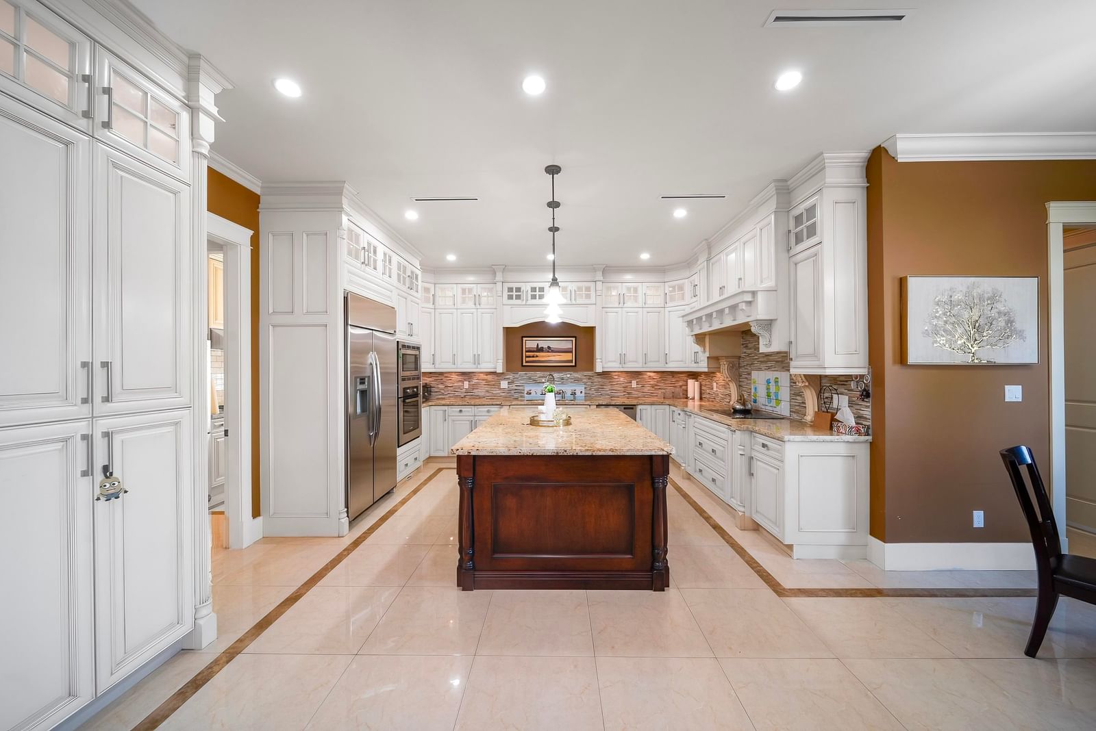 Listing Image 8