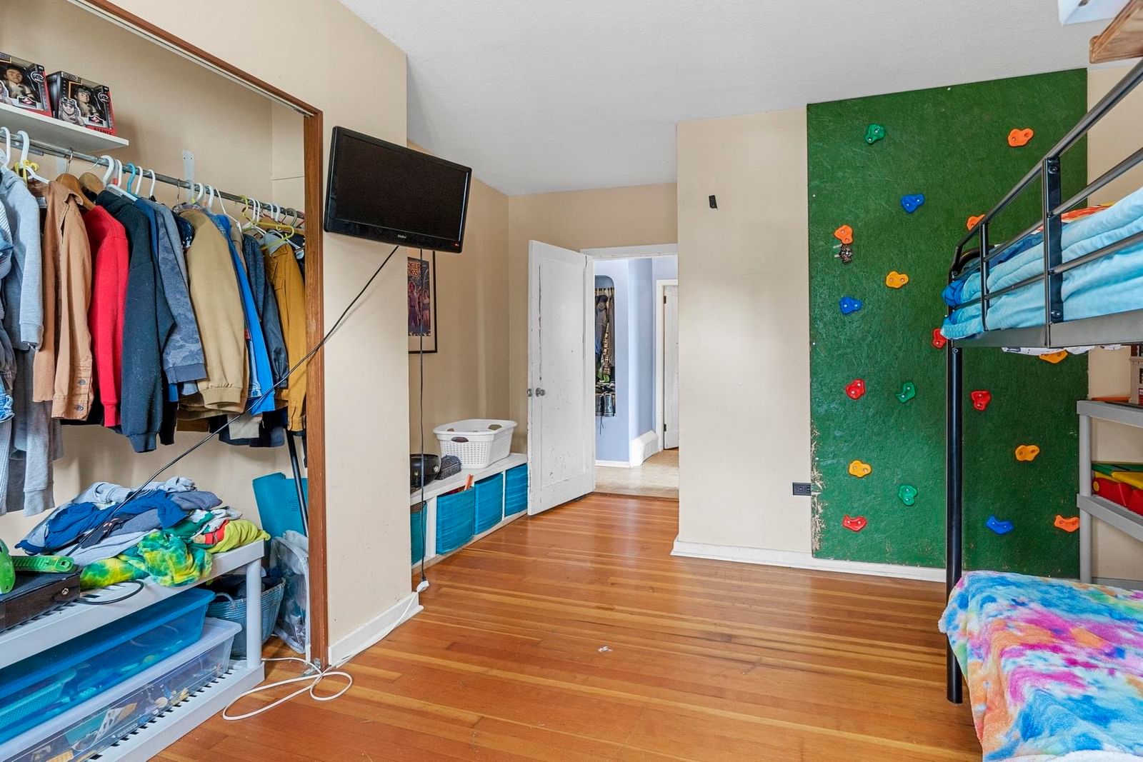 Listing Image 16