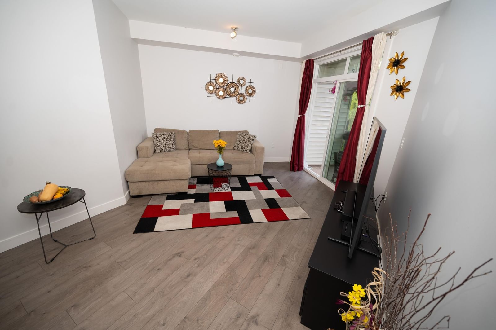 Listing Image 9