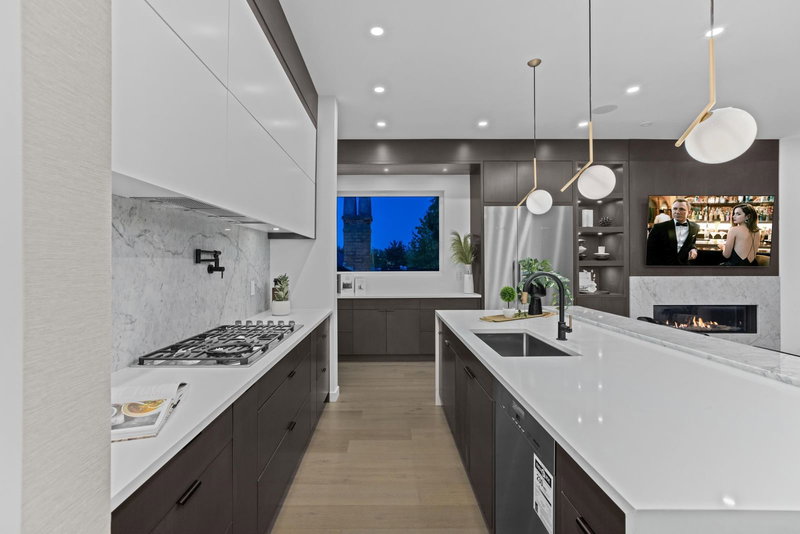 13169 Marine Drive, Surrey, V4A 1E6 | Image 3