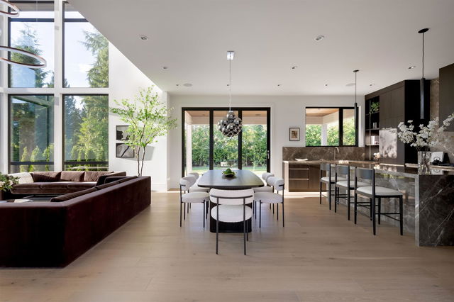 3117 Chestnut Crescent