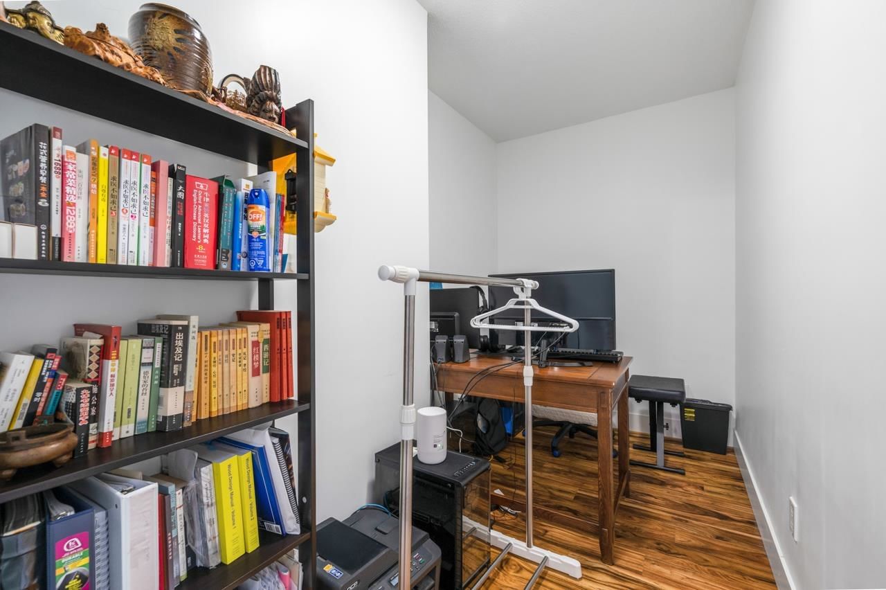 Listing Image 19