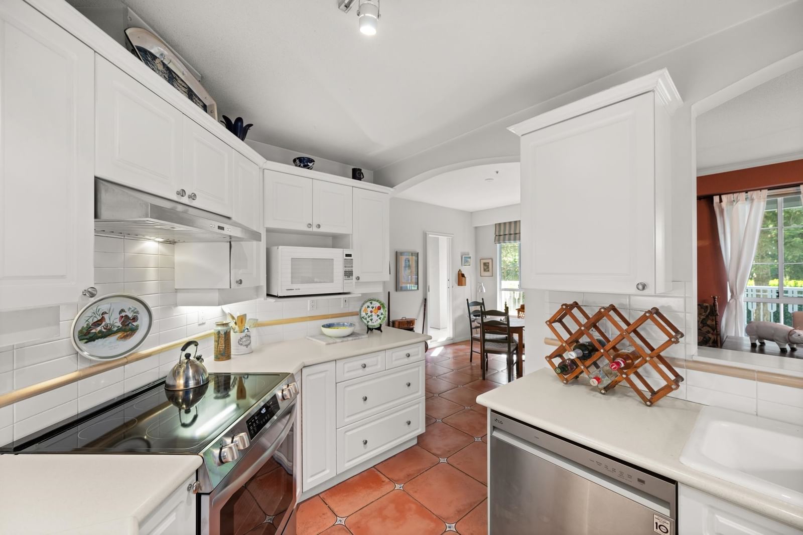 Listing Image 12