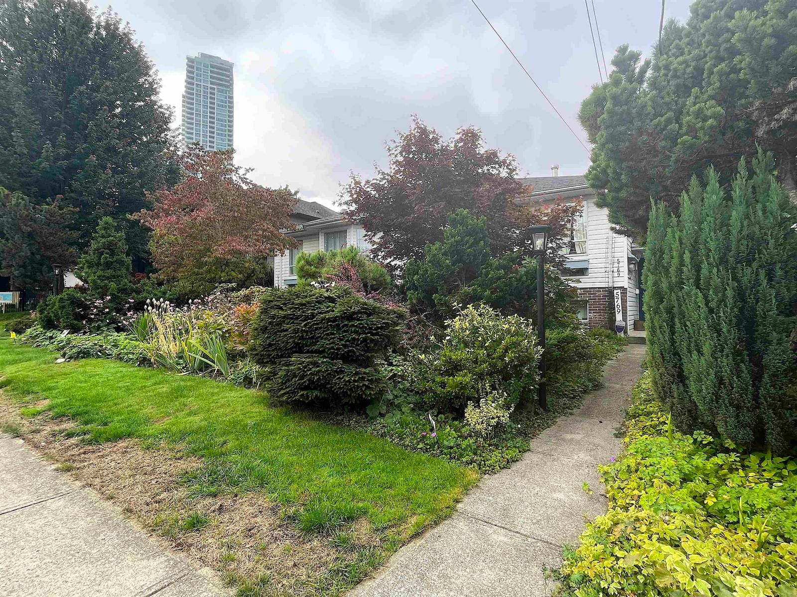 Listing Image 3
