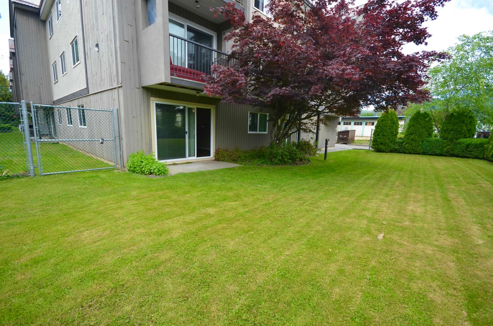 Listing Image 8