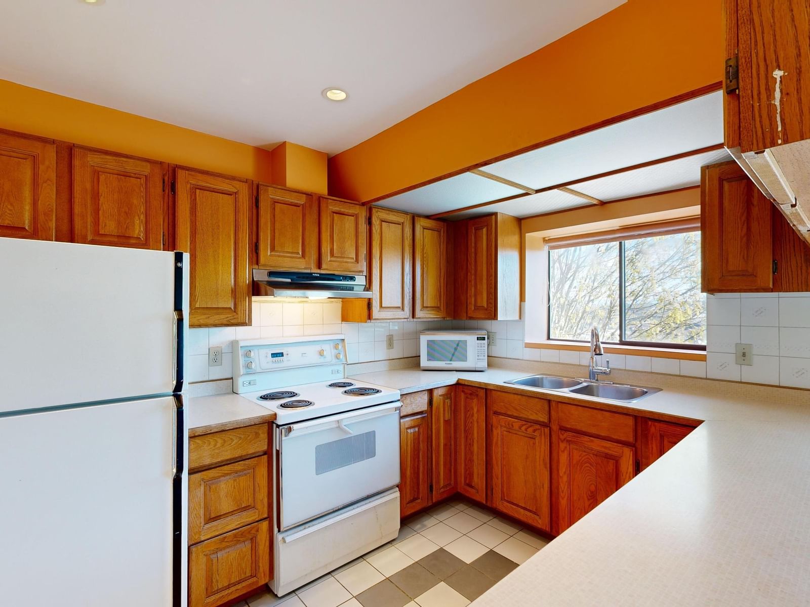 Listing Image 10