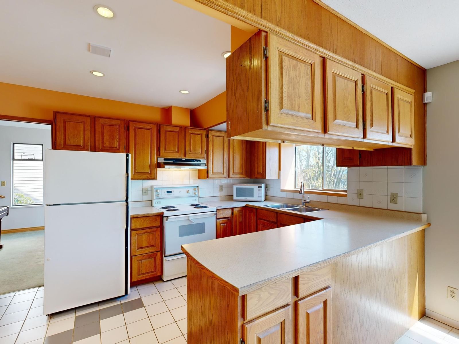 Listing Image 11