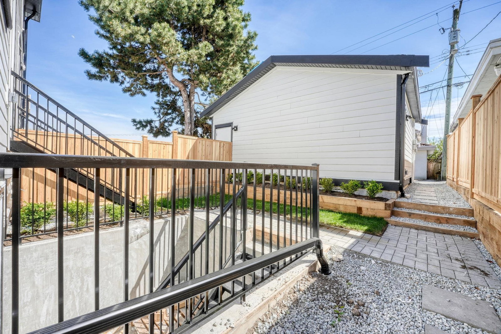 Listing Image 18