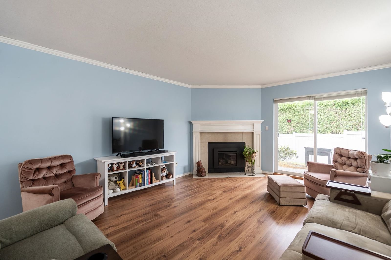 Listing Image 4