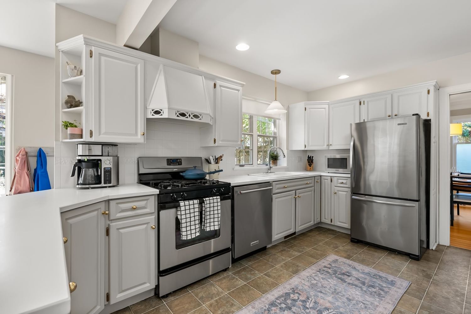 Listing Image 11