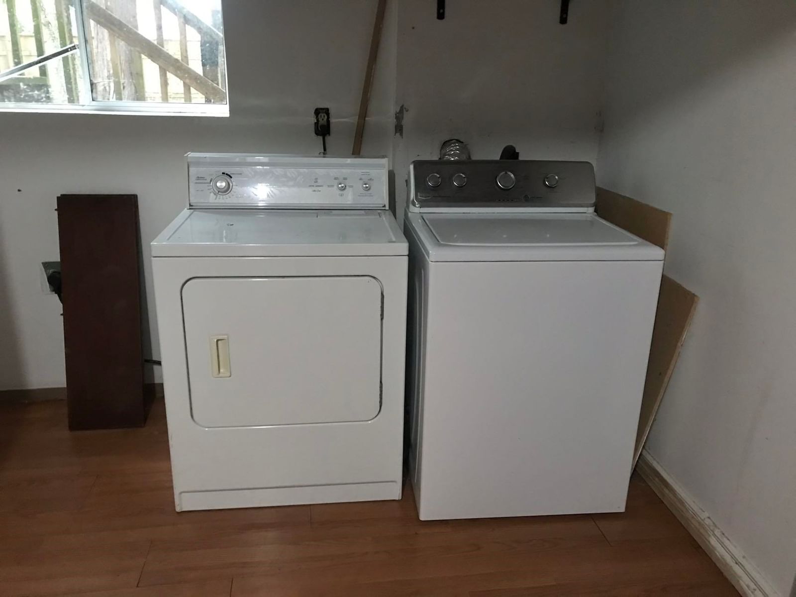 Listing Image 5