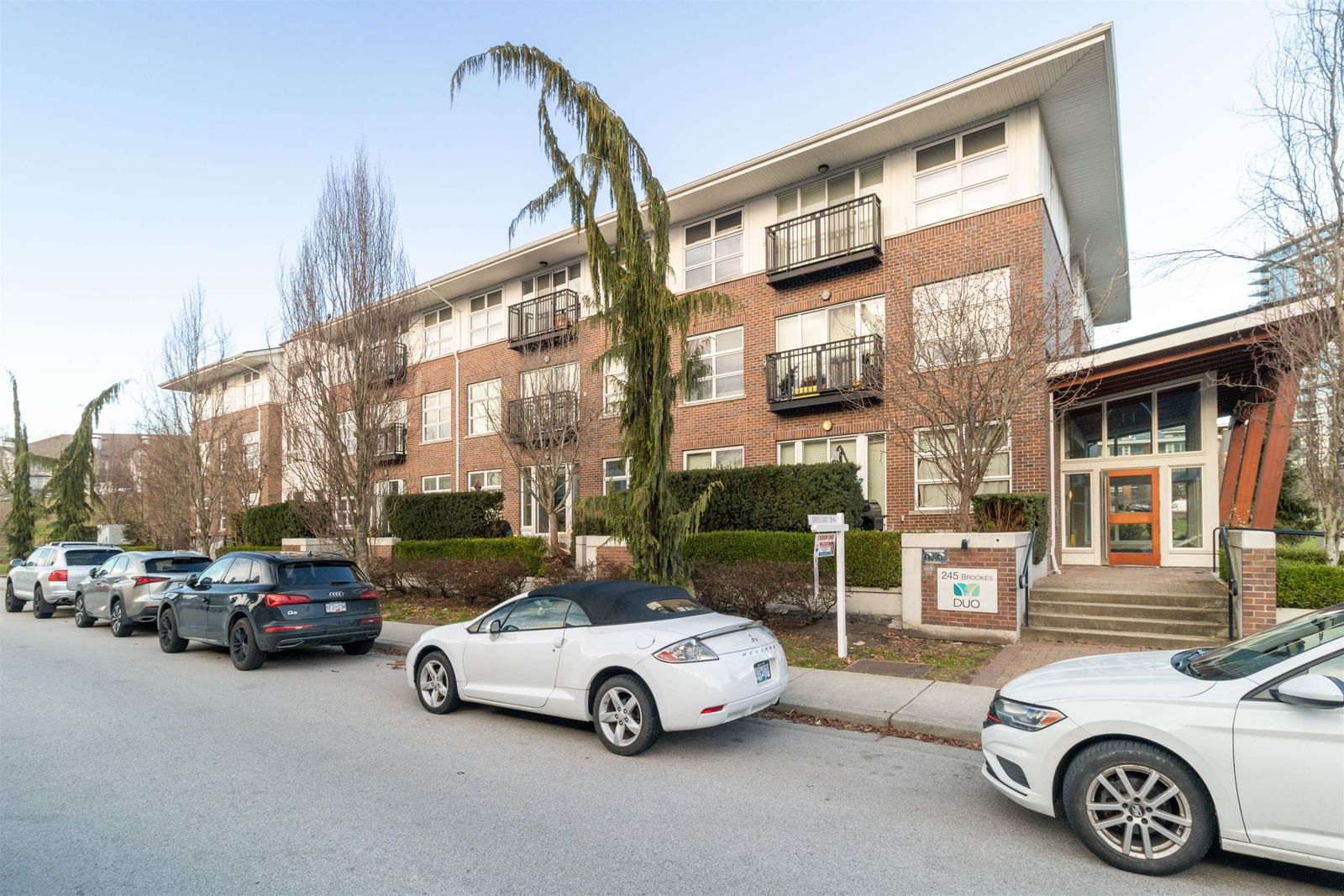 Listing Image 1