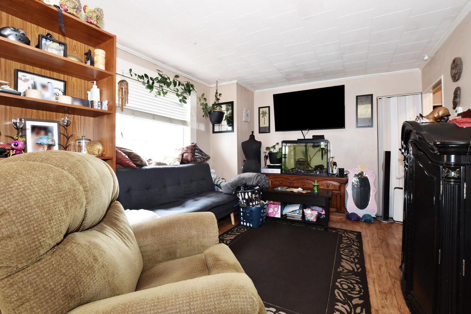 Listing Image 8