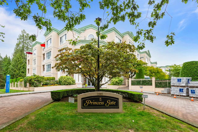 318 - 2985 Princess Crescent