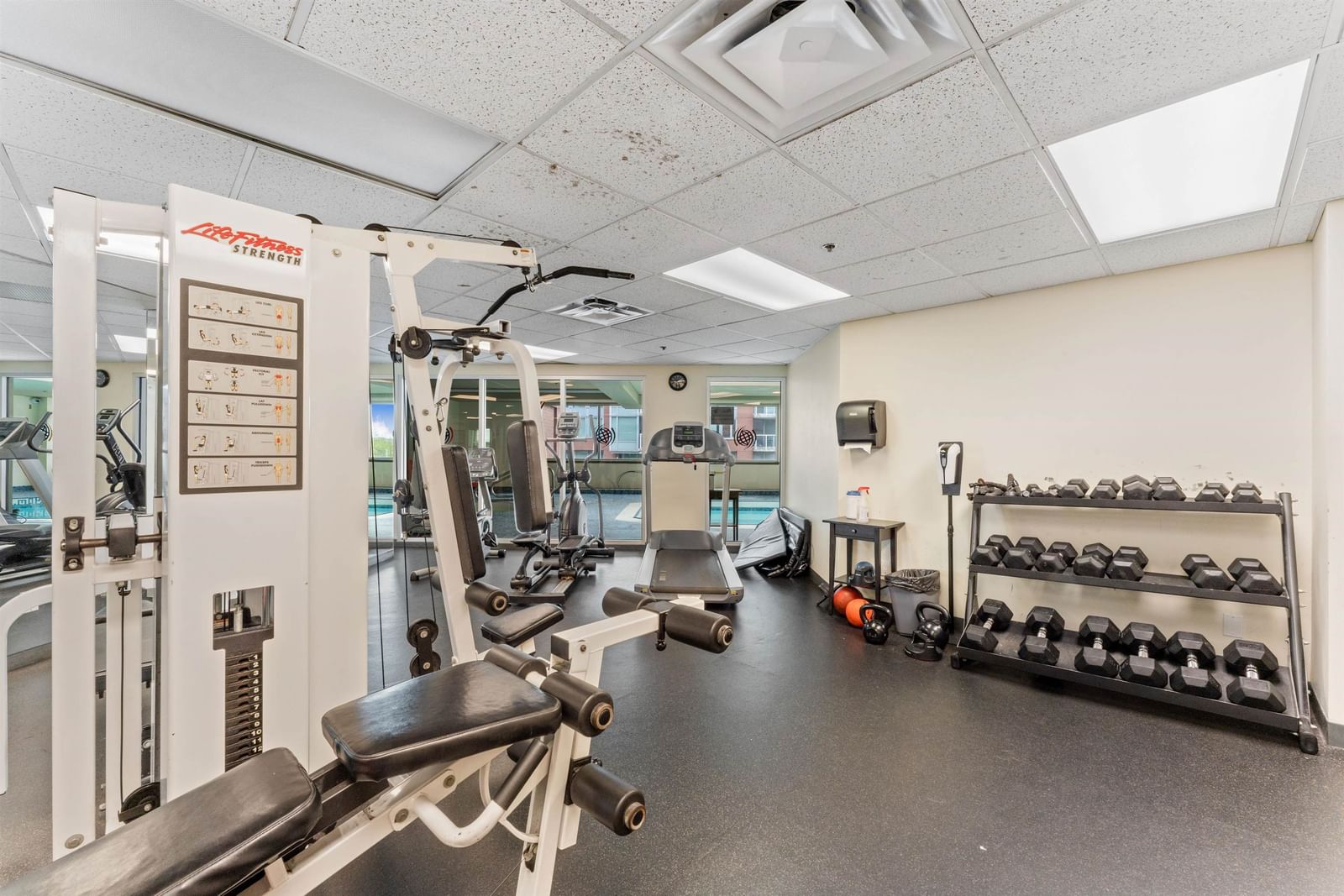 Listing Image 12