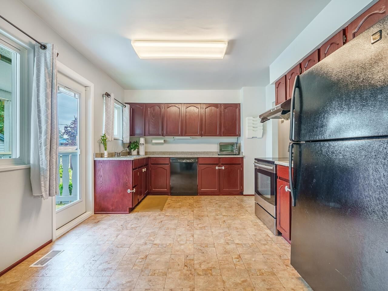 Listing Image 8
