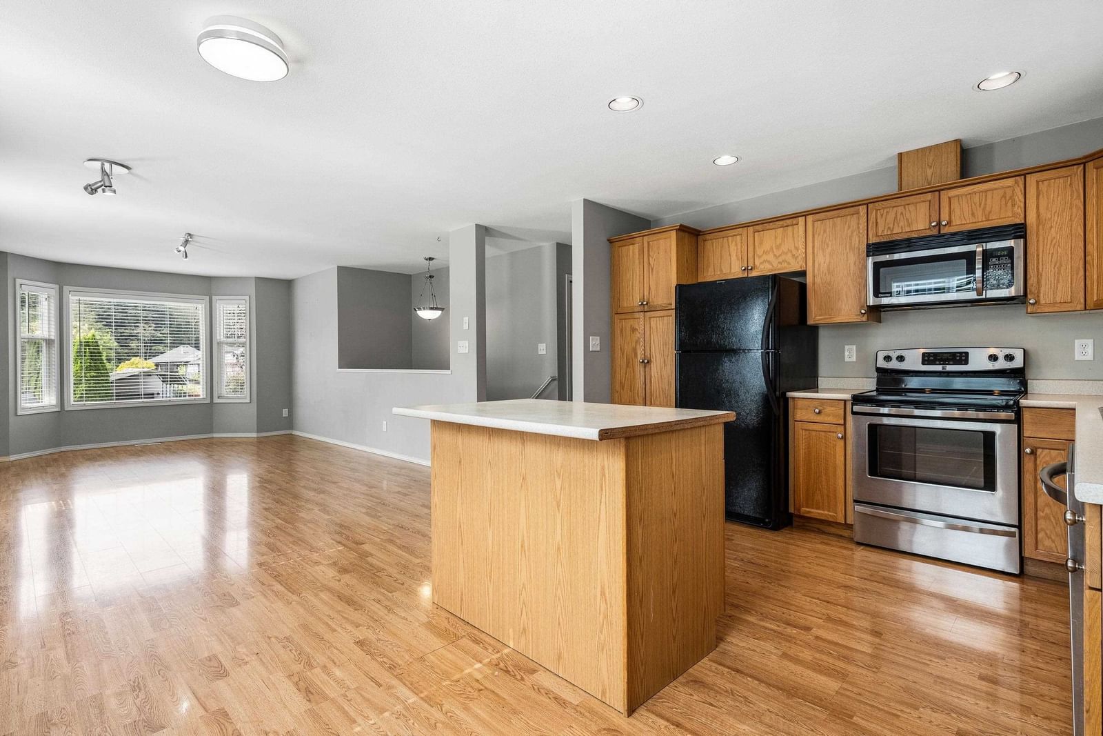 Listing Image 9