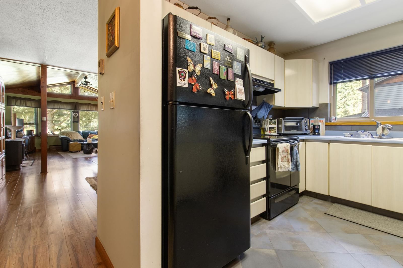 Listing Image 8