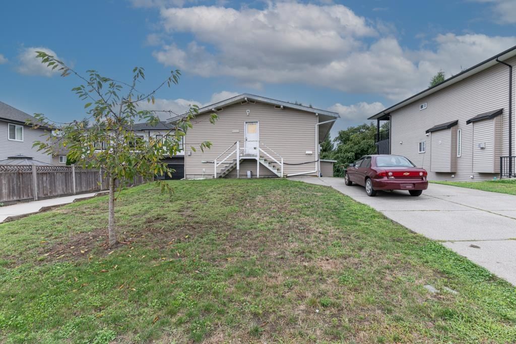 Listing Image 11