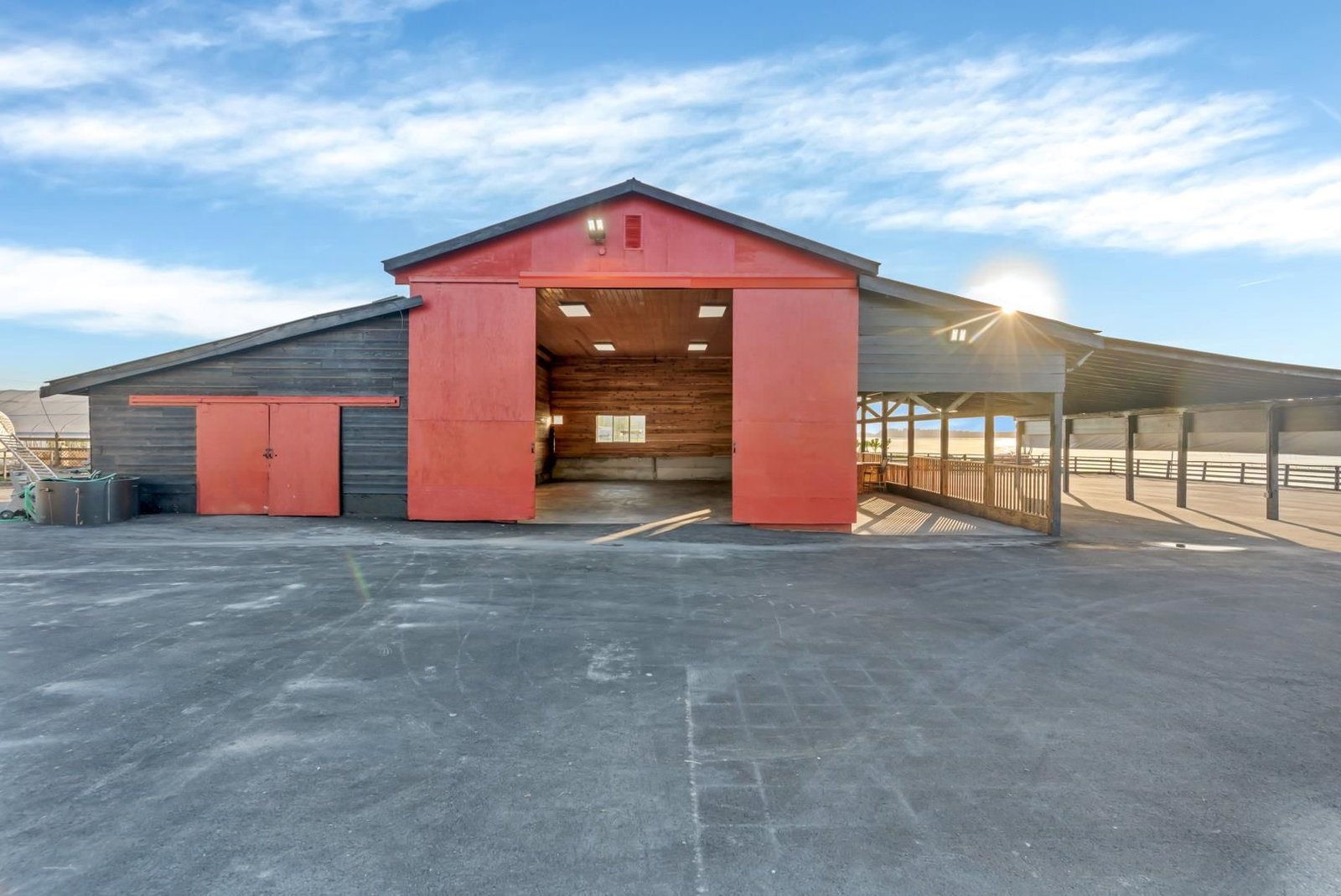 Listing Image 4