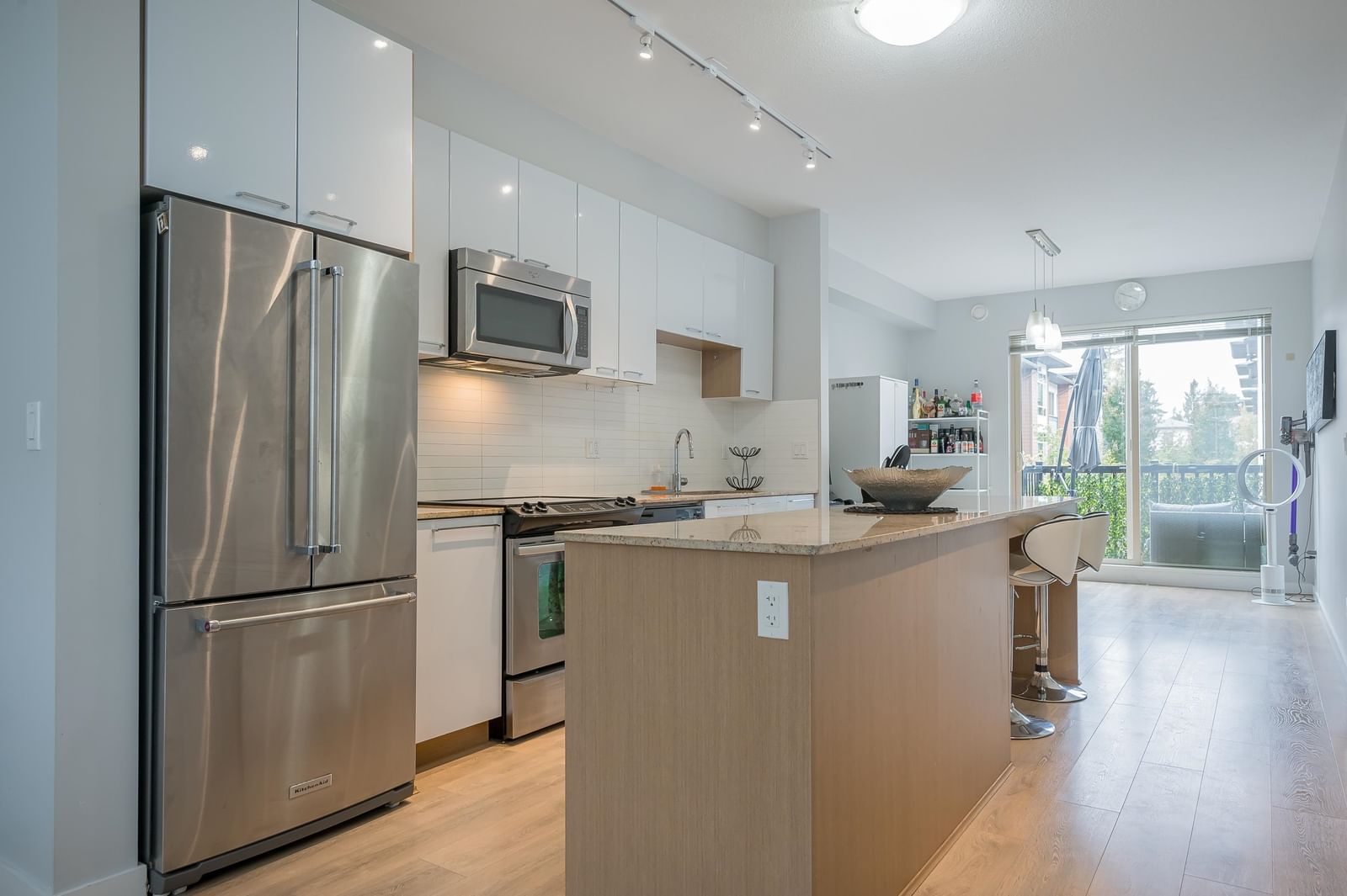 Listing Image 10