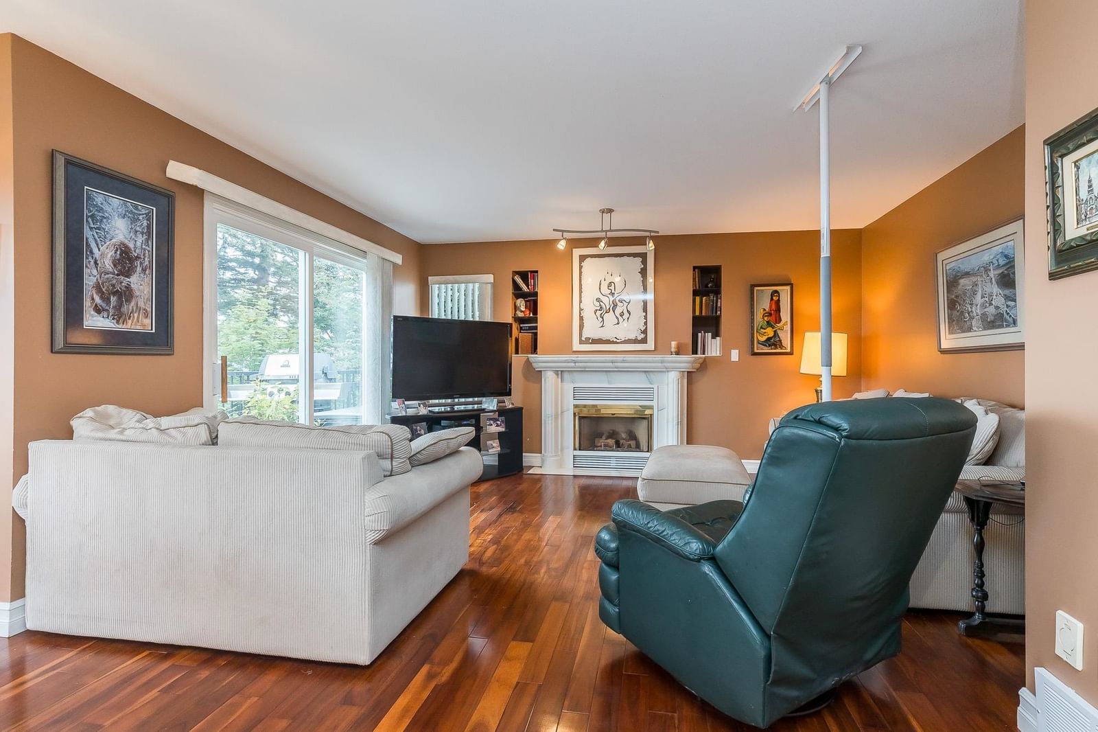 Listing Image 9
