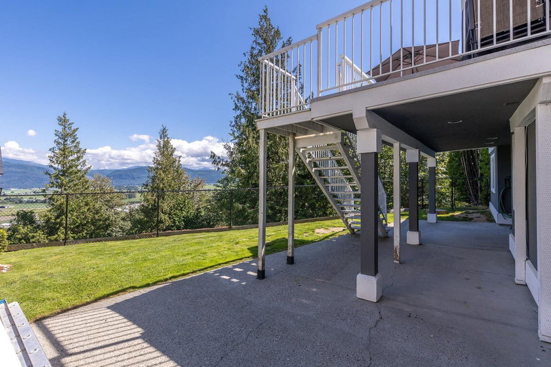 36382 Sandringham Drive, Abbotsford, V3G 2M5 | Image 2