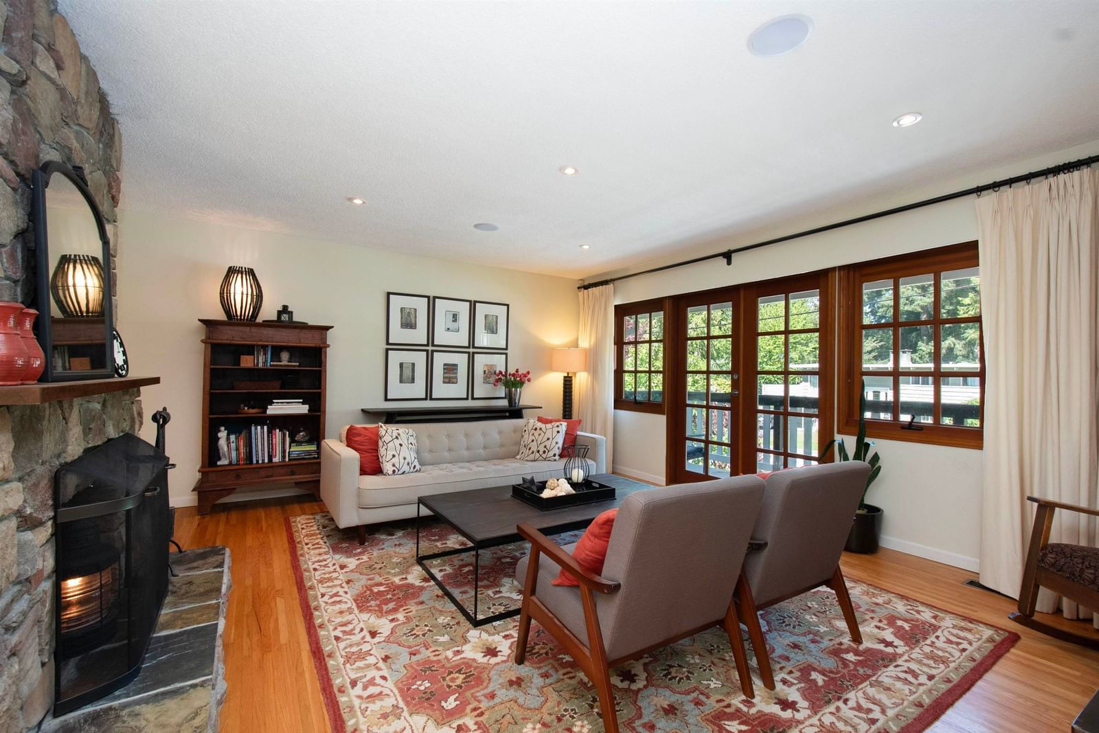 Listing Image 5