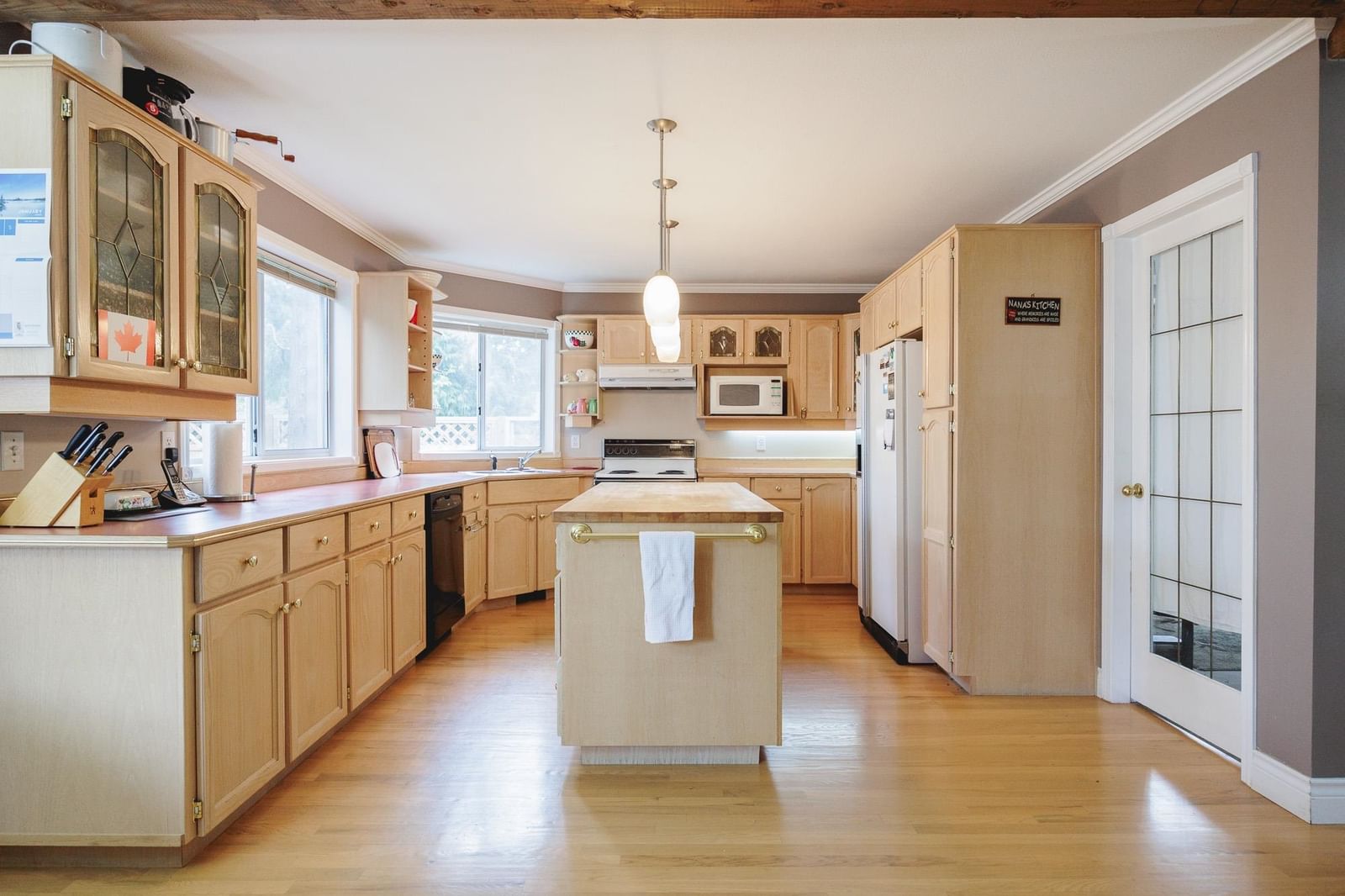 Listing Image 6