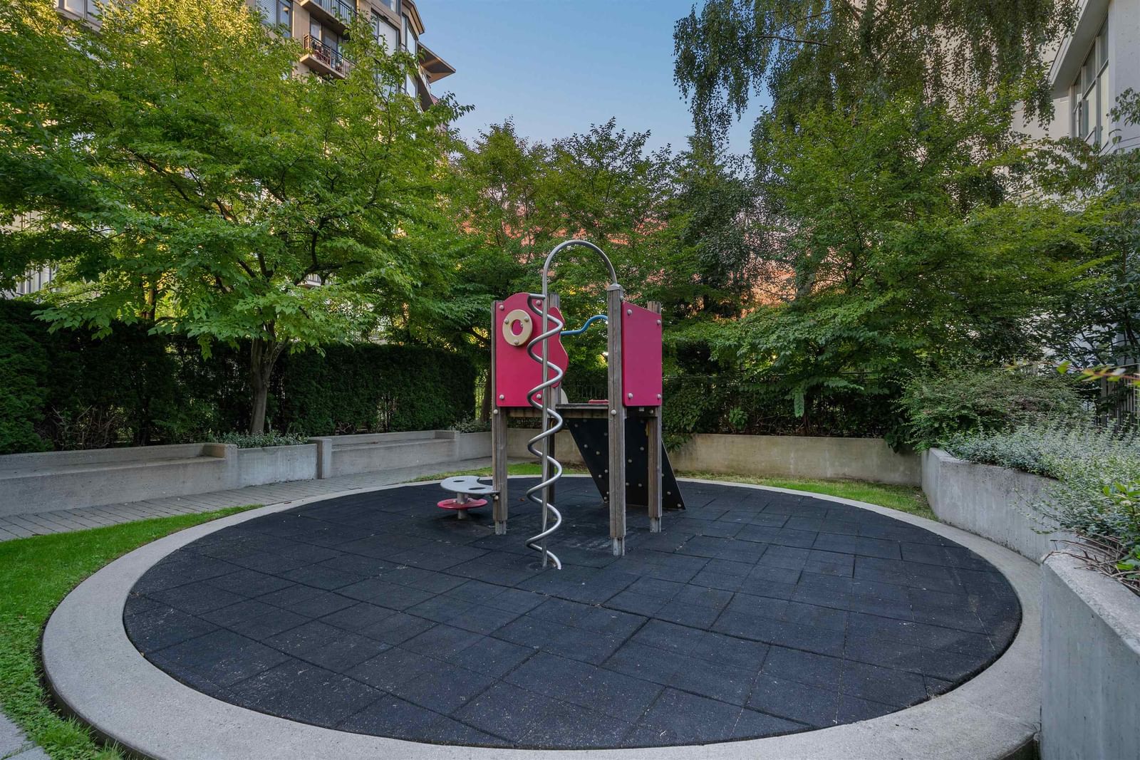 Listing Image 37