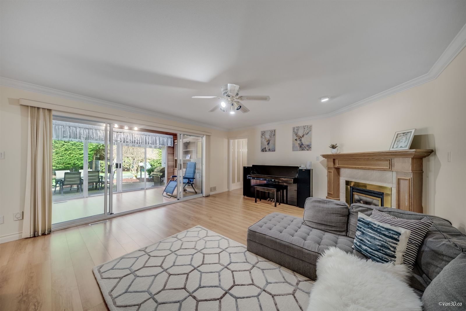 Listing Image 5