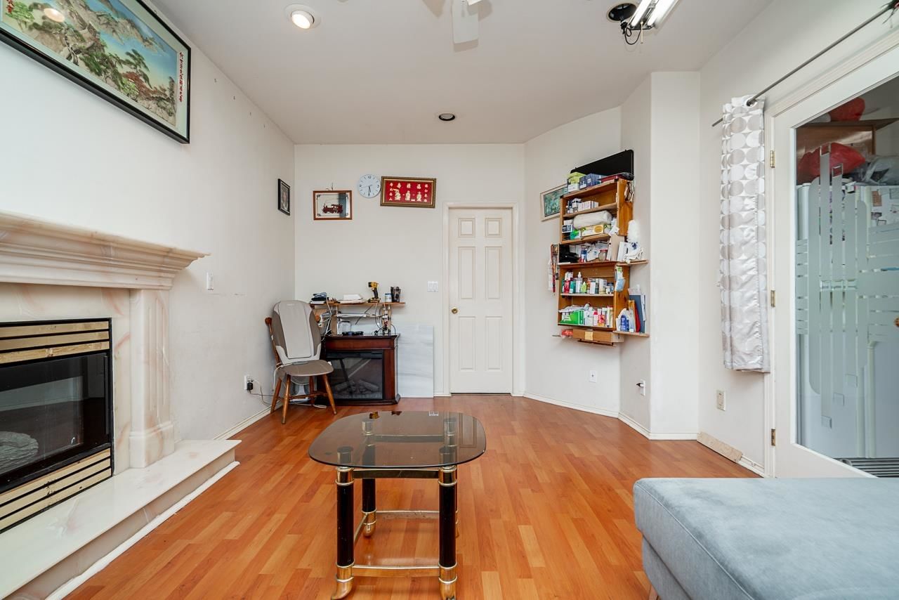 Listing Image 15