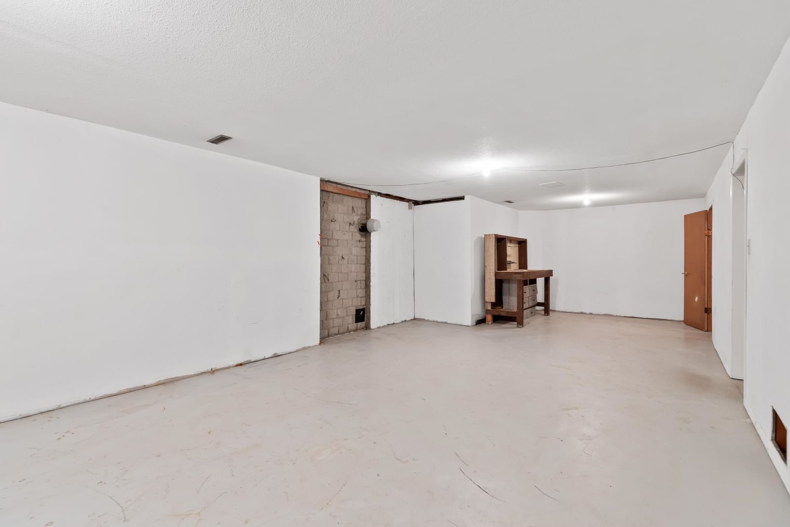 Listing Image 27