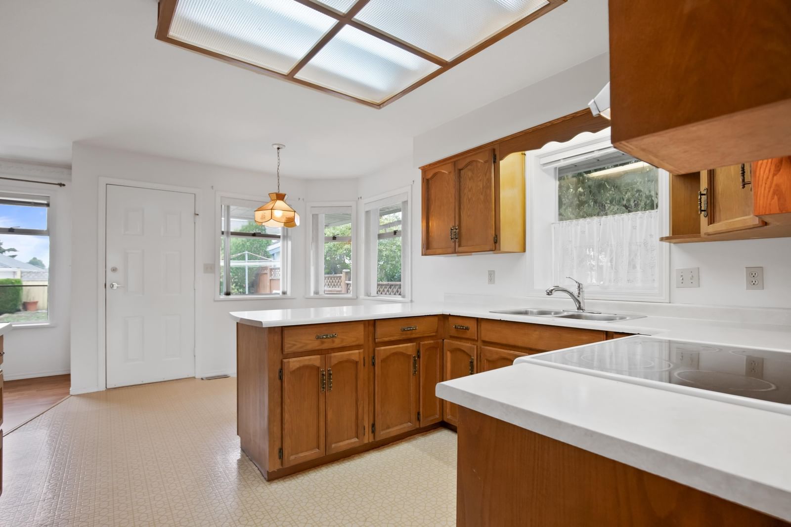 Listing Image 8