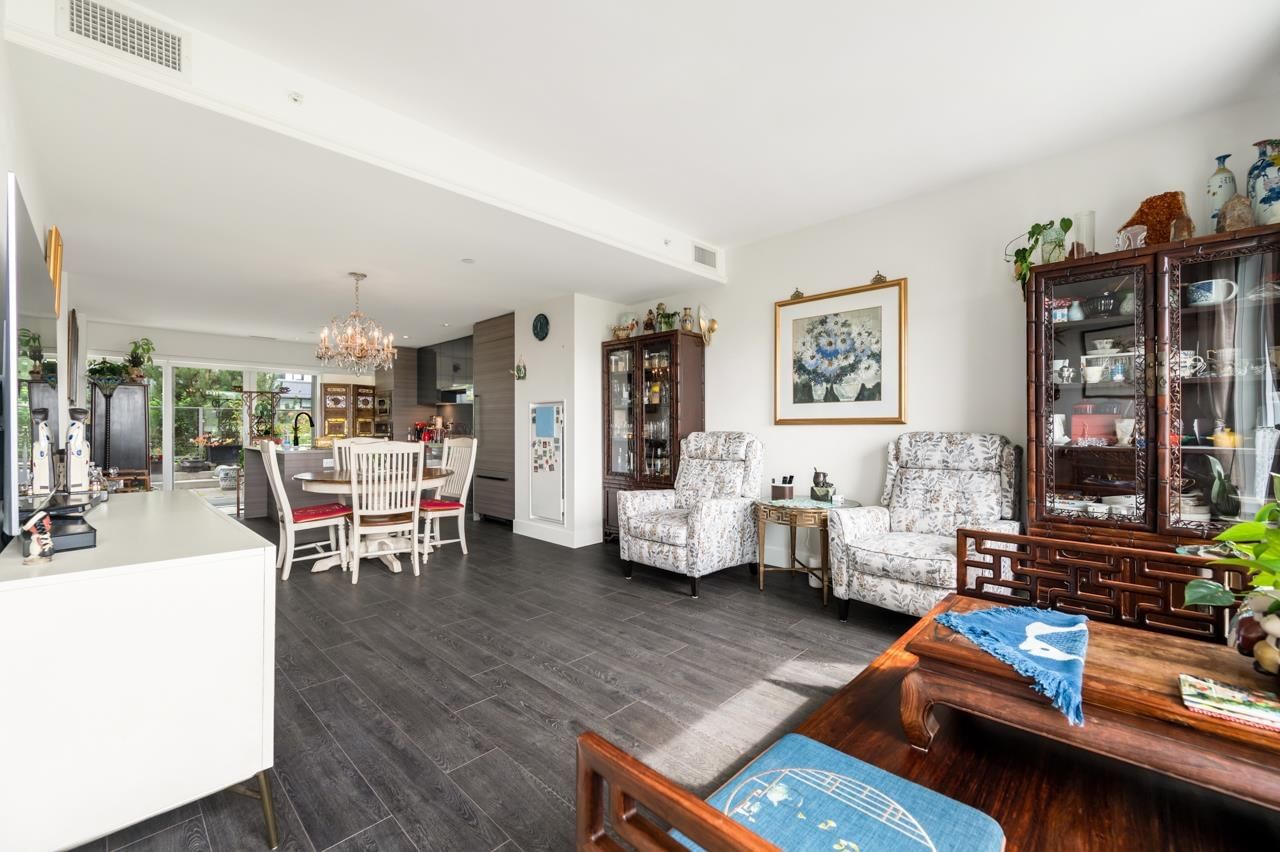 Listing Image 11
